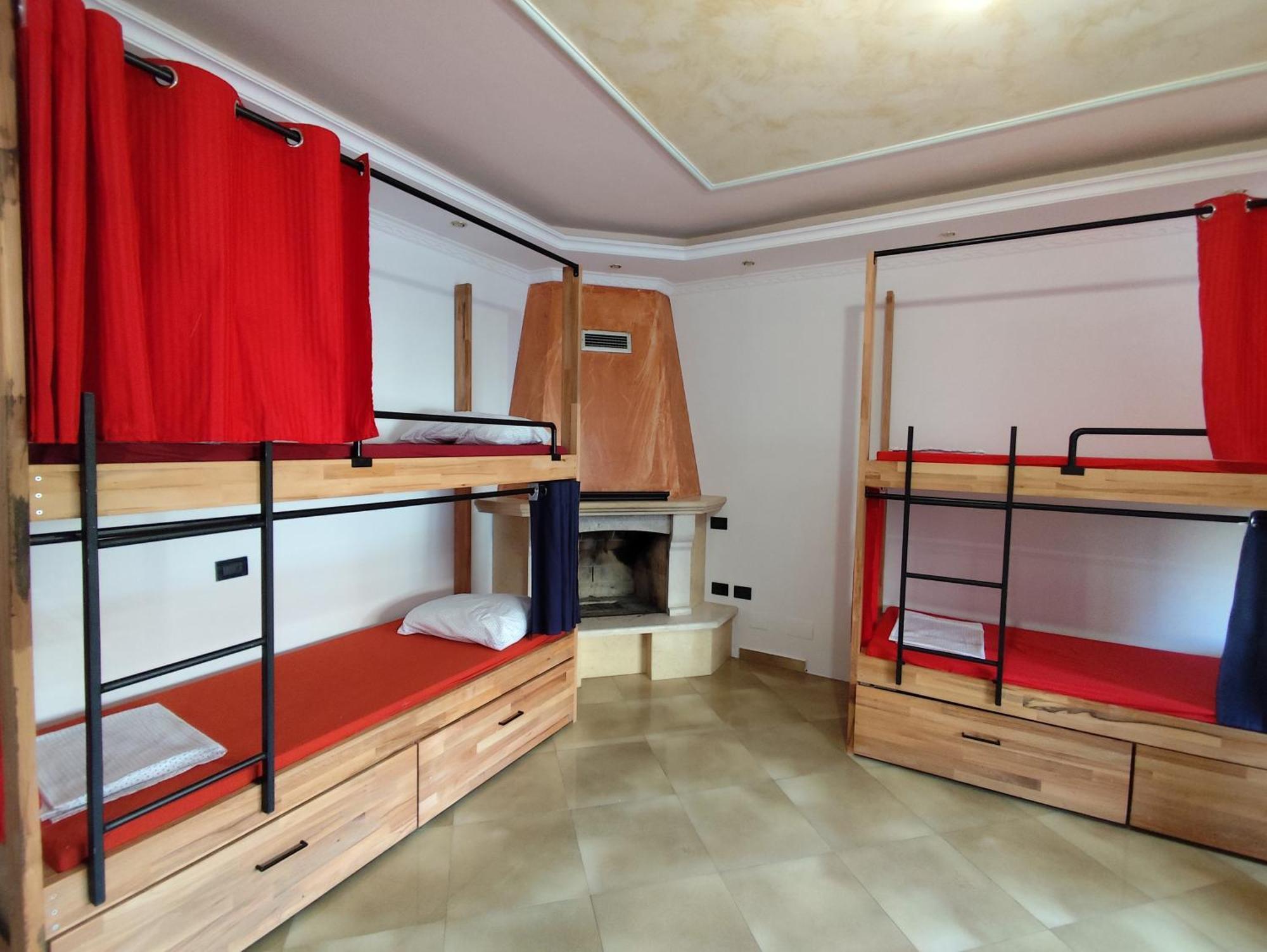 Hostel Albania Τίρανα Εξωτερικό φωτογραφία